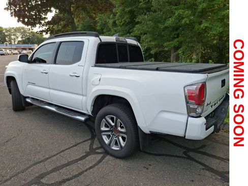 Used 2016 Toyota Tacoma Limited w/ Towing Package AWD/4WD image 8