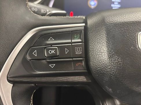 Used 2023 Jeep Grand Cherokee Laredo image 23