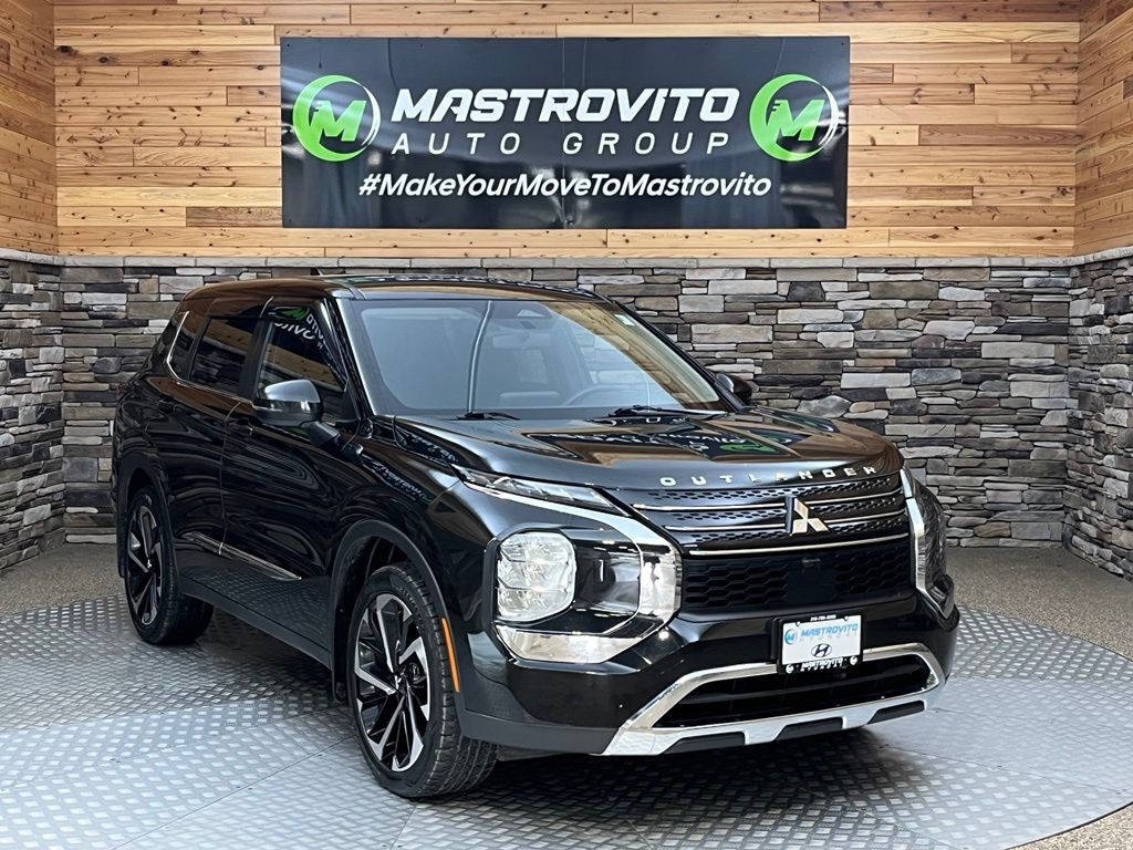 Used 2022 Mitsubishi Outlander ES AWD/4WD image 2