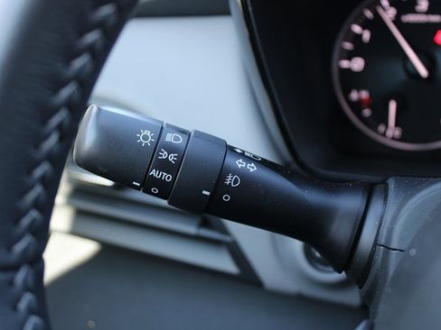 Certified 2025 Subaru Outback Premium image 30