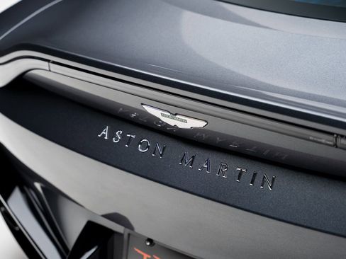 Used 2022 Aston Martin V8 Vantage Coupe image 28