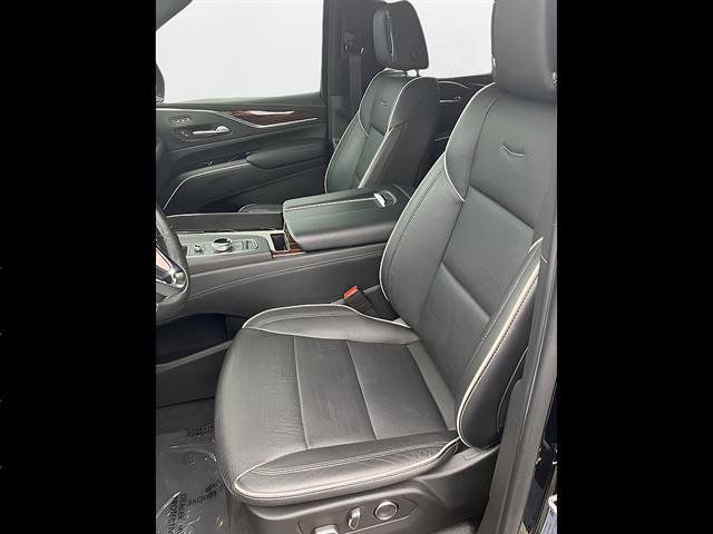 Used 2021 Cadillac Escalade Premium Luxury AWD/4WD image 11