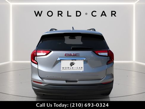 Used 2023 GMC Terrain SLE w/ Driver Convenience Package FWD image 6