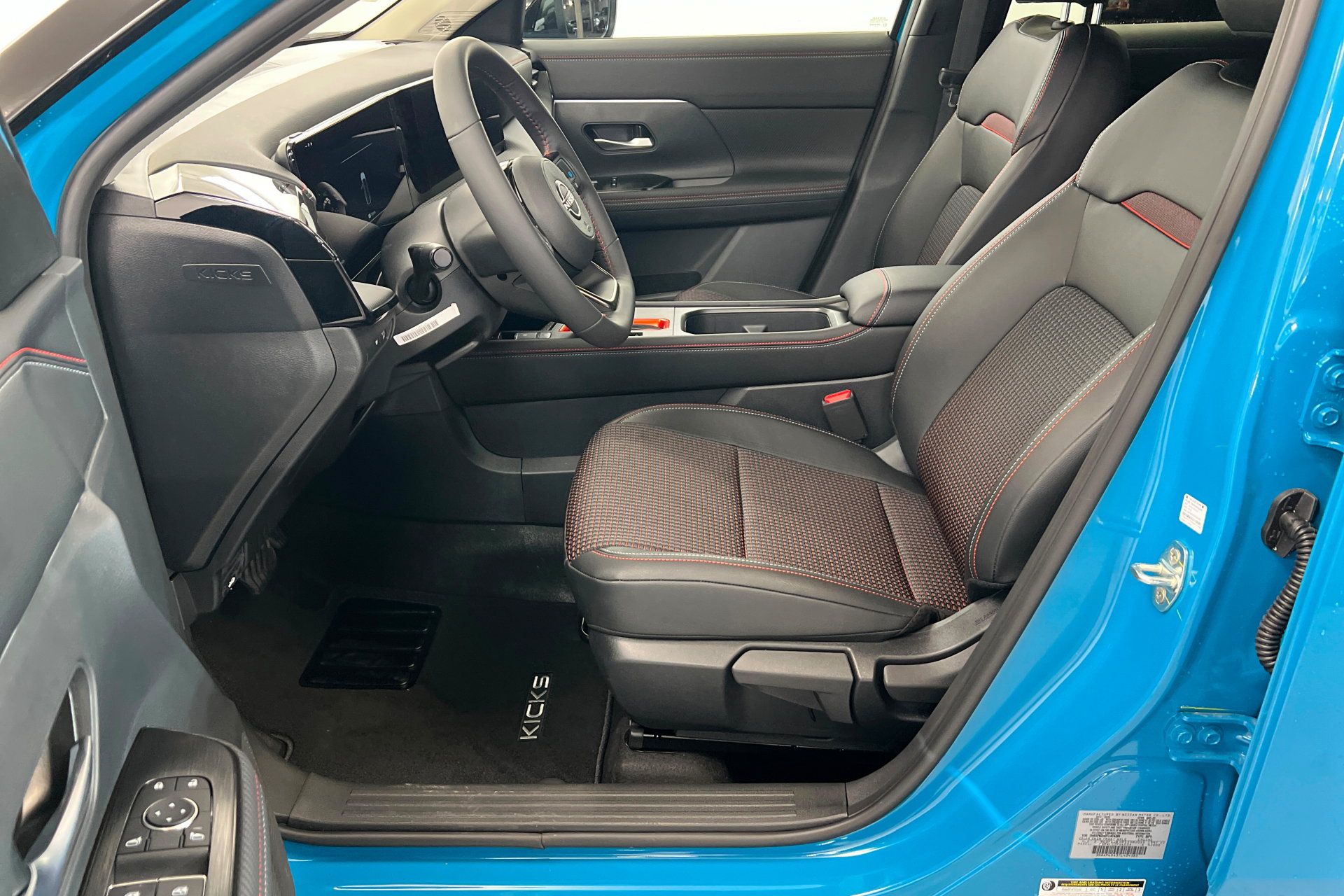 New 2026 Nissan Kicks SR FWD image 17