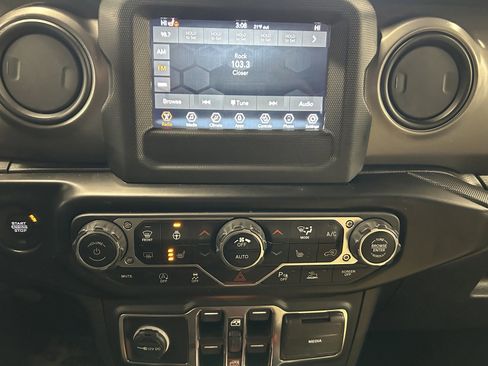 Used 2021 Jeep Wrangler Unlimited Sport image 28