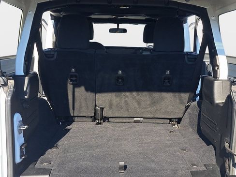 Used 2018 Jeep Wrangler Unlimited Sport S image 13