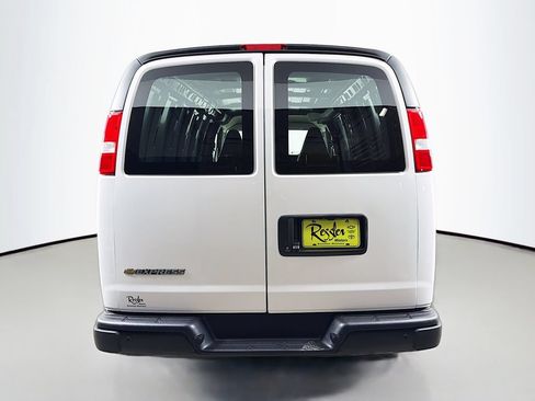 New 2026 Chevrolet Express 3500 Extended RWD image 6
