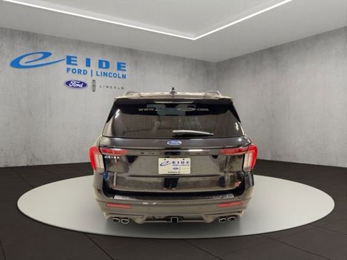 Used 2025 Ford Explorer ST image 9