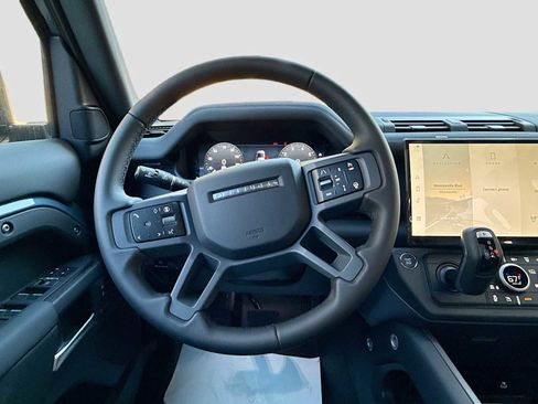 New 2026 Land Rover Defender 110 X-Dynamic SE AWD/4WD image 11
