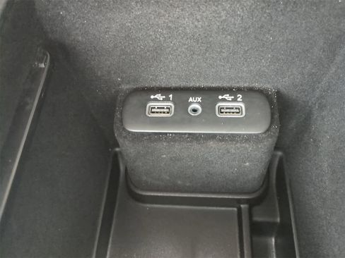 Certified 2023 Chrysler 300 Touring image 29