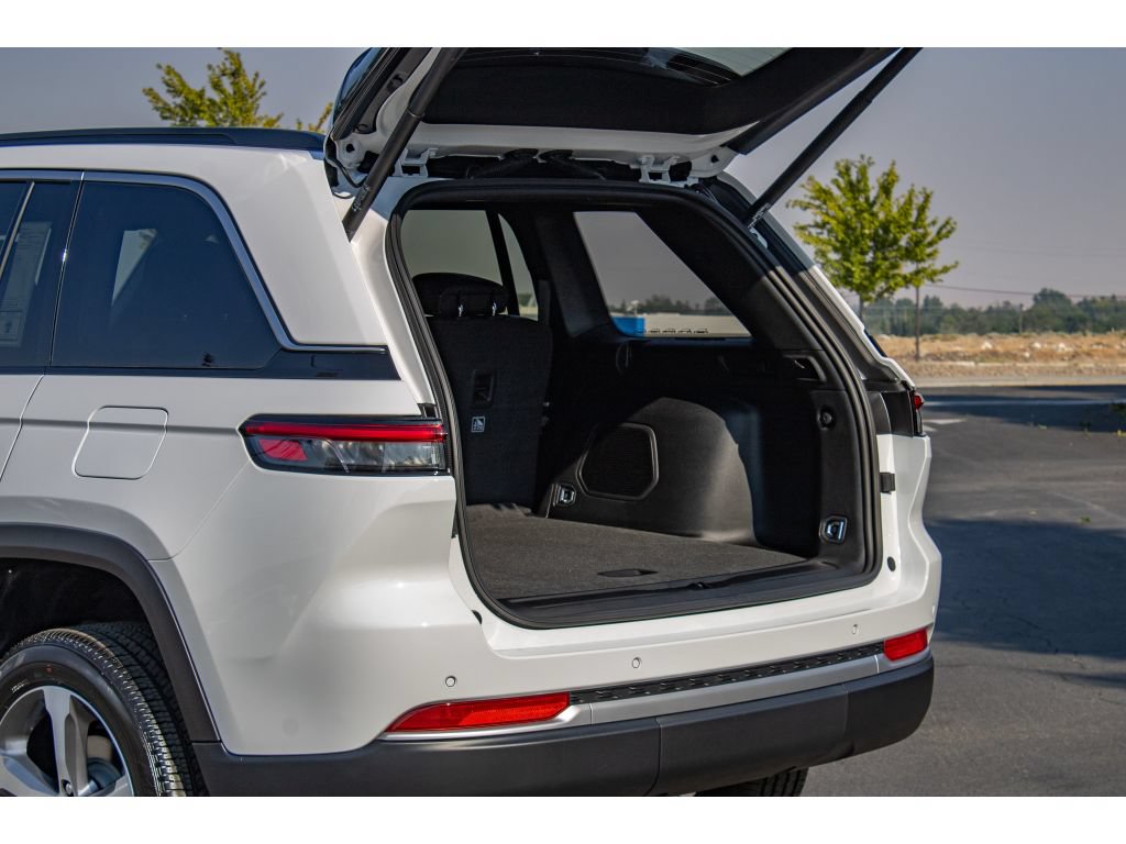 New 2026 Jeep Grand Cherokee Limited AWD/4WD image 10
