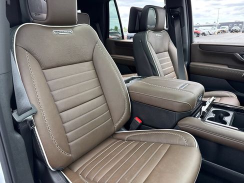 New 2026 GMC Yukon Denali Ultimate AWD/4WD image 38
