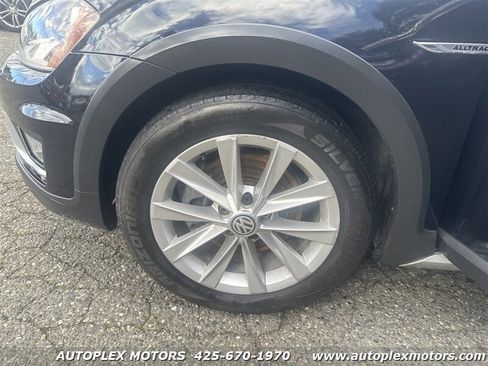 Used 2017 Volkswagen Golf Alltrack SE image 19