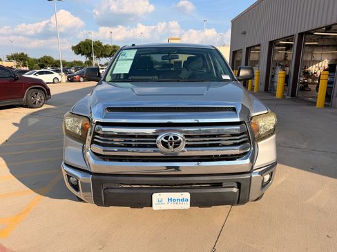 Used 2017 Toyota Tundra SR5 RWD image 3