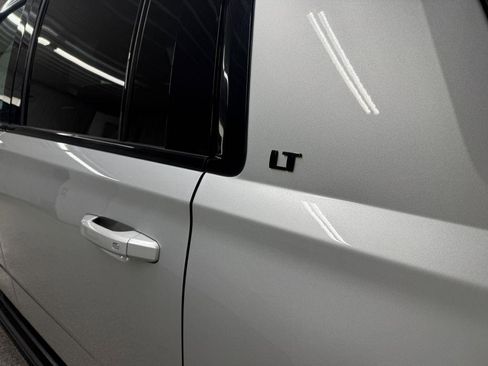 Used 2019 Chevrolet Suburban LT AWD/4WD image 10