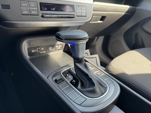 Used 2025 Hyundai Kona SEL FWD image 20