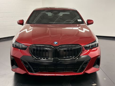 Used 2025 BMW 540i xDrive w/ M Sport Package AWD/4WD image 6
