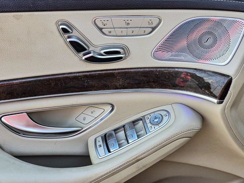 Used 2019 Mercedes-Benz S 560 Sedan image 12