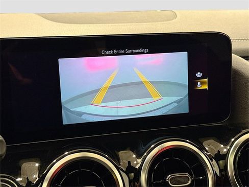 Used 2023 Mercedes-Benz GLA 250 4MATIC image 13