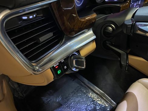 Used 2020 Porsche Panamera 4S image 23