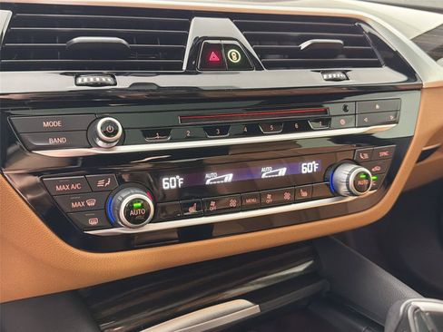 Used 2019 BMW 530i w/ Convenience Package RWD image 15