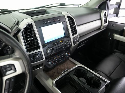 Used 2019 Ford F350 Lariat w/ Lariat Ultimate Package image 19