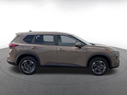 Used 2025 Nissan Rogue SV image 16