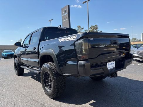 Used 2020 Toyota Tacoma TRD Off-Road image 8