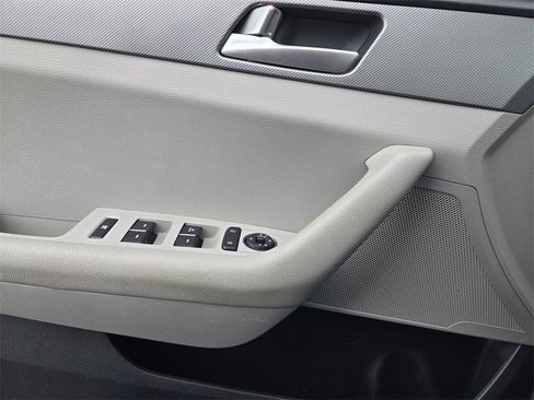 Used 2015 Hyundai Sonata SE w/ Cargo Package image 23