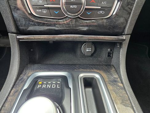 Used 2023 Chrysler 300 Touring L w/ Popular Equipment Group RWD image 28