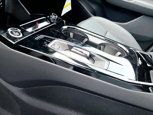 New 2025 Audi Q6 e-tron Premium AWD/4WD image 7