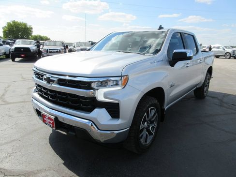 Certified 2022 Chevrolet Silverado 1500 LT w/ Protection Package RWD image 11