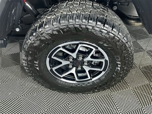 New 2025 Jeep Gladiator Rubicon image 17