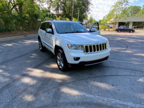 Used 2013 Jeep Grand Cherokee Overland AWD/4WD image 60