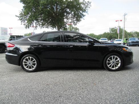 Used 2020 Ford Fusion SE FWD image 2