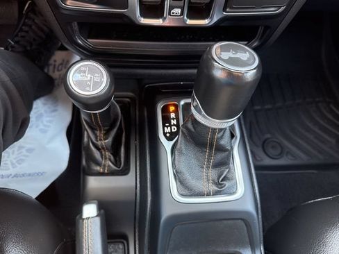 Used 2022 Jeep Wrangler Unlimited Sahara AWD/4WD image 21