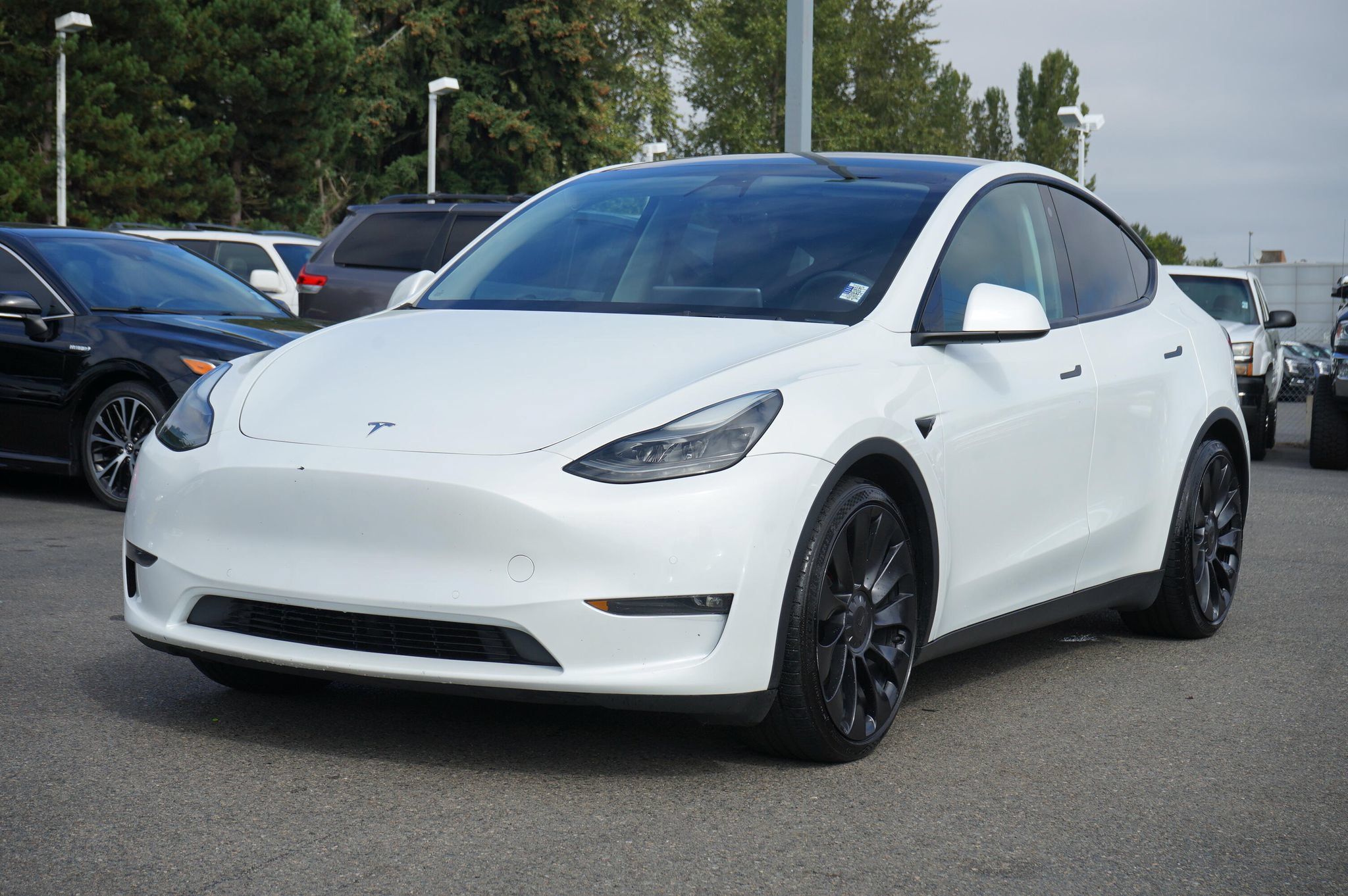 Used 2022 Tesla Model Y Performance AWD/4WD image 1