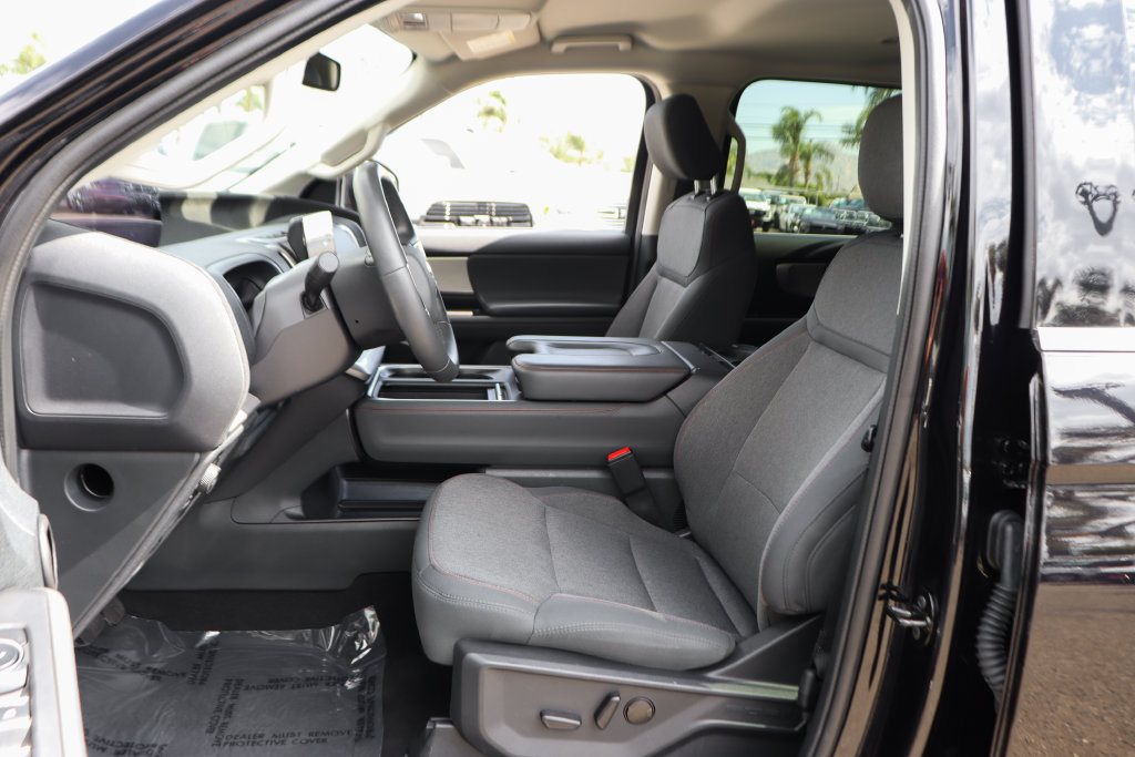 Used 2025 Ford Expedition Active AWD/4WD image 21