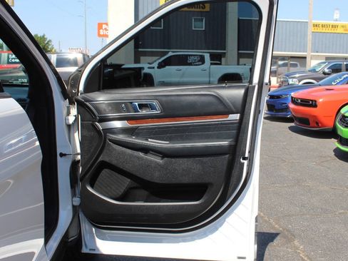 Used 2018 Ford Explorer Platinum AWD/4WD image 10