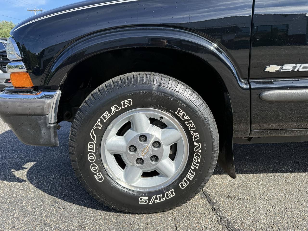 Used 2001 Chevrolet S10 Pickup LS AWD/4WD image 6