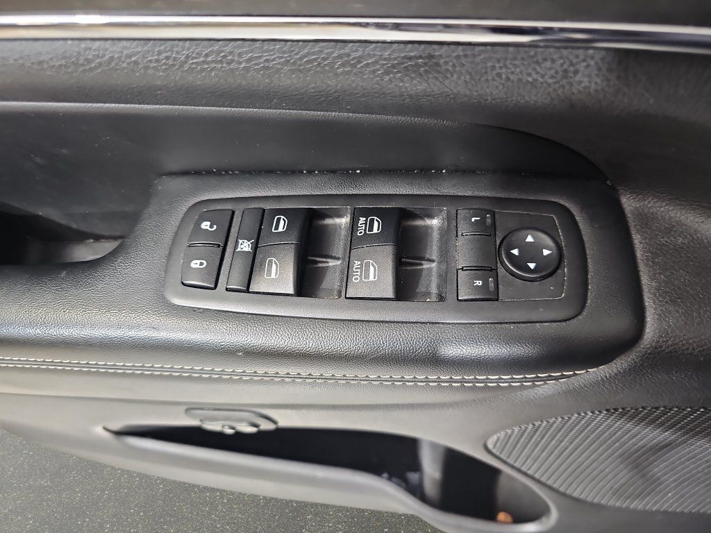 Used 2017 Jeep Grand Cherokee Limited AWD/4WD image 30