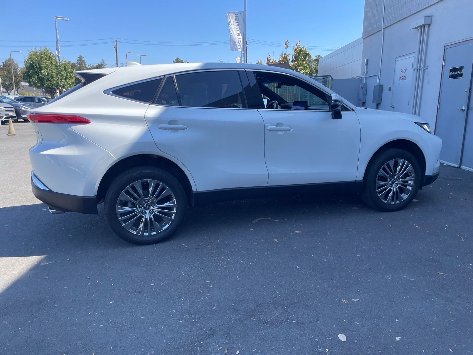Used 2024 Toyota Venza AWD/4WD image 7