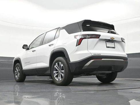 Used 2025 Chevrolet Equinox LT w/ Safety and Technology Package FWD image 26