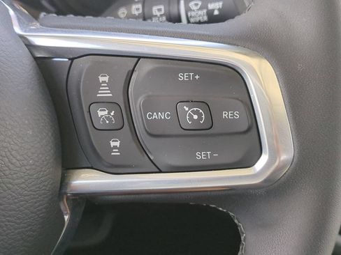 Used 2025 Jeep Wrangler Unlimited Sahara AWD/4WD image 28