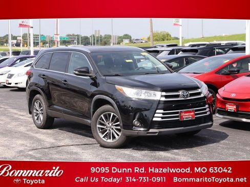 Used 2019 Toyota Highlander XLE AWD/4WD image 1