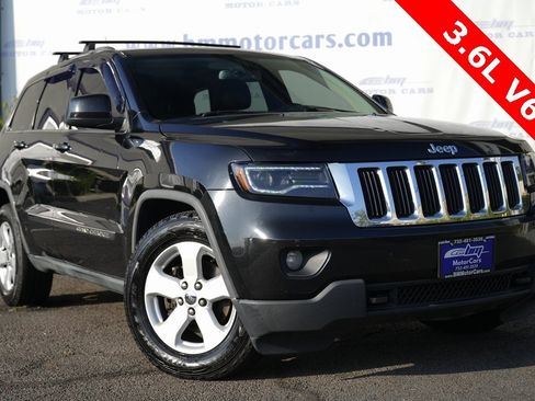 Used 2011 Jeep Grand Cherokee Laredo image 1