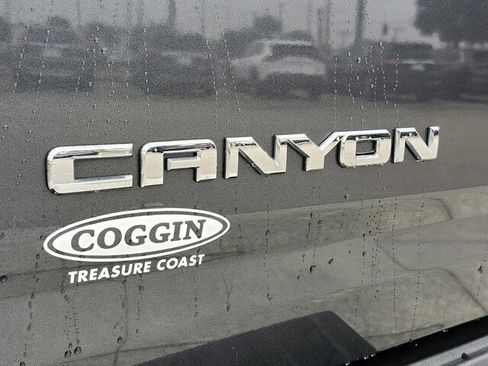 Used 2016 GMC Canyon SLE image 35