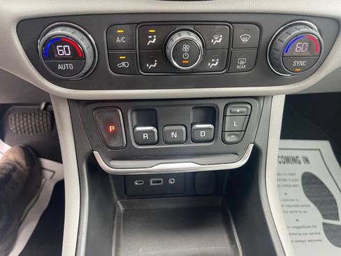 Used 2018 GMC Terrain SLE w/ Driver Convenience Package FWD image 26