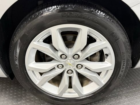 Used 2018 Chevrolet Impala LT image 11