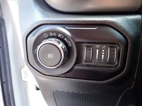 Used 2018 Jeep Wrangler Unlimited Sport S AWD/4WD image 13